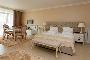 Фото номера Номер-студио (для 2 взрослых и 1 ребенка) Отель Therma Palace Balneohotel in Therma Village г. Кранево 4