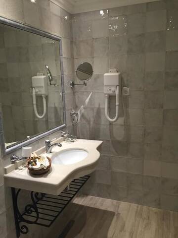 Фото номера Двухместный номер эконом-класса с 1 кроватью Отель Therma Palace Balneohotel in Therma Village г. Кранево 3
