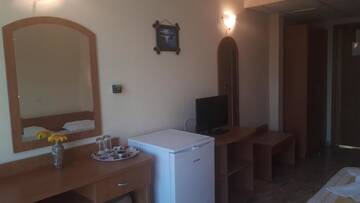 Фото номера Просторный двухместный номер с 2 отдельными кроватями Отель Hotel Palace г. Кранево 35