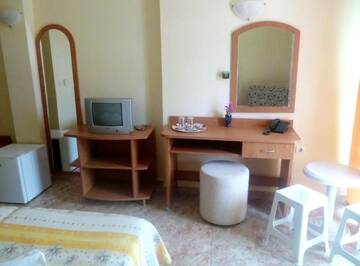 Фото номера Просторный двухместный номер с 2 отдельными кроватями Отель Hotel Palace г. Кранево 12