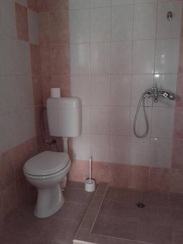 Фото номера Трехместный номер с ванной комнатой Гостевой дом Guest House Sun г. Кранево 9