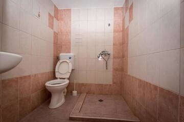 Фото номера Трехместный номер с ванной комнатой Гостевой дом Guest House Sun г. Кранево 4