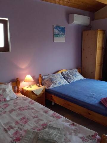 Фото номера Трехместный номер с балконом Гостевой дом Guest House Sun г. Кранево 4