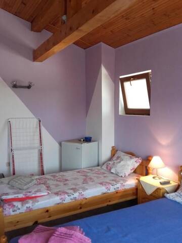 Фото номера Трехместный номер с балконом Гостевой дом Guest House Sun г. Кранево 5