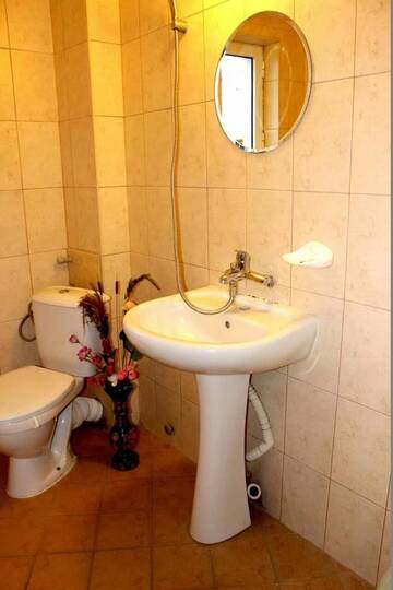 Фото номера Семейный номер с видом на сад Гостевой дом Guest Rooms Cveti г. Кранево 2