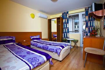 Фото номера Трехместный номер с основными удобствами Отель Familly hotel Randevu г. Кранево 7