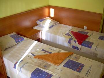 Фото номера Трехместный номер с основными удобствами Отель Familly hotel Randevu г. Кранево 3