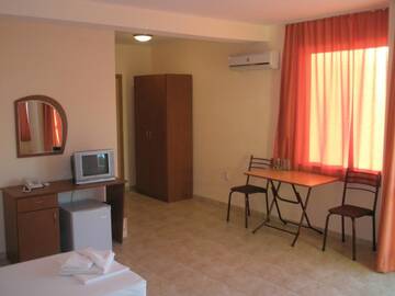 Фото номера Семейный номер Отель Hotel Morski Dar г. Кранево 4